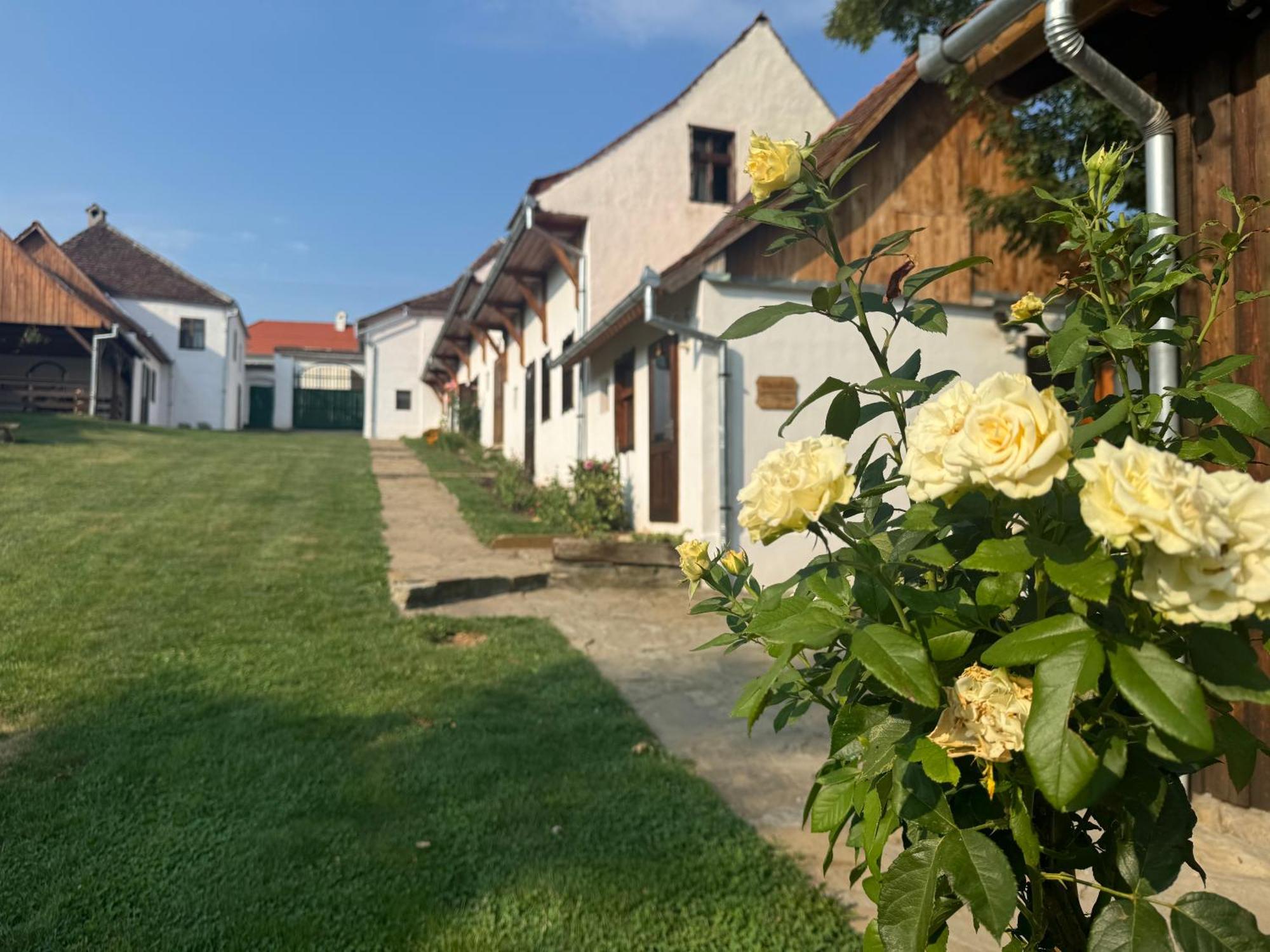 Veseud11 Hotel Exterior photo